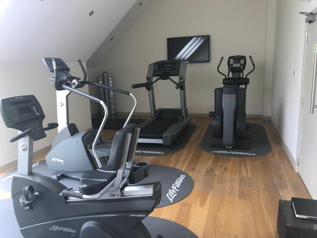Gym at Wellesley Park with Life Fitness equipment